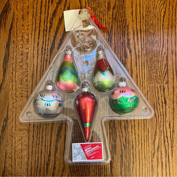 Old Navy Retro Ornaments Set of 5 - should have been 6 but one broke - Picture 1 of 4